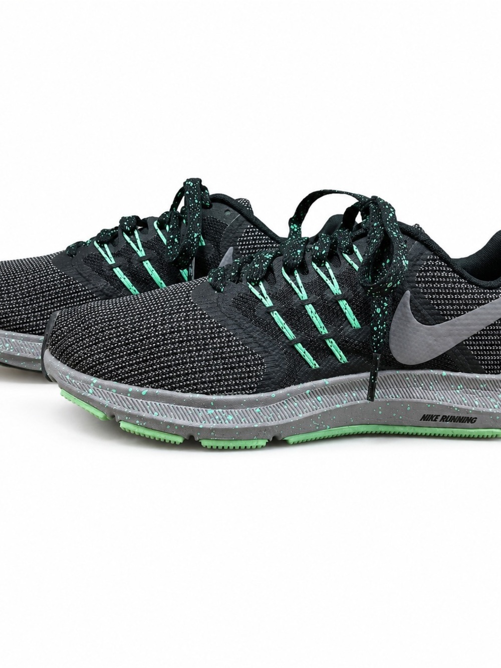 Nike Black Shoe with Teal Accents Run Swift SE AR1904-001 SZ 8-missing insoles